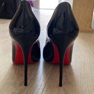 NEW Pigalle louboutins in black
